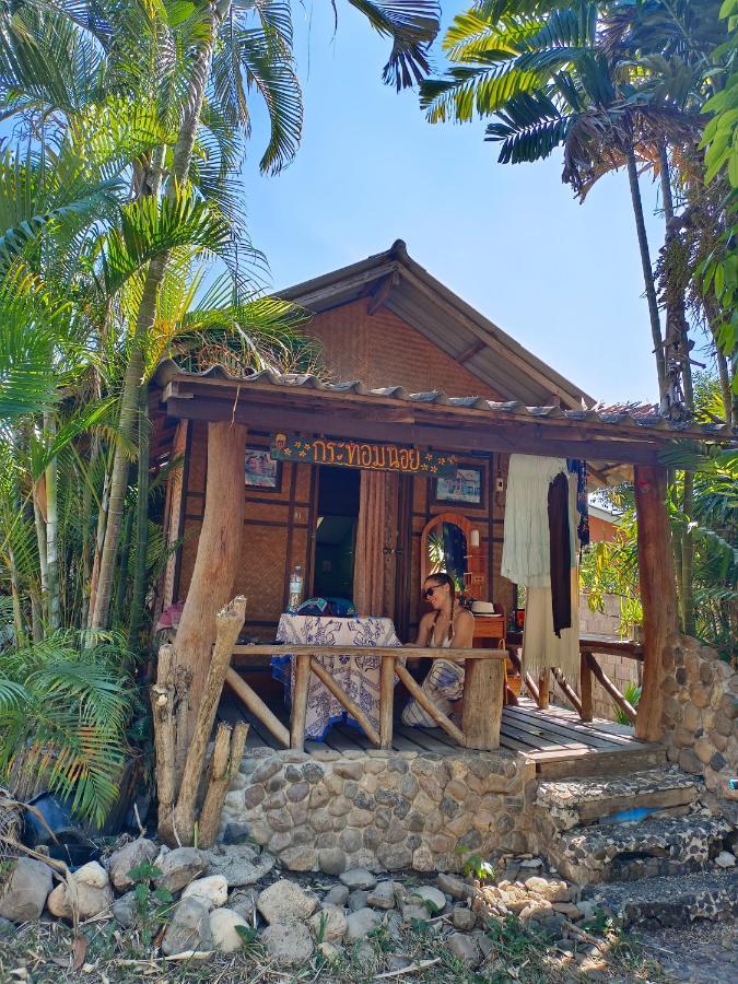 Sunny Tayai Hostel Пай Екстер'єр фото
